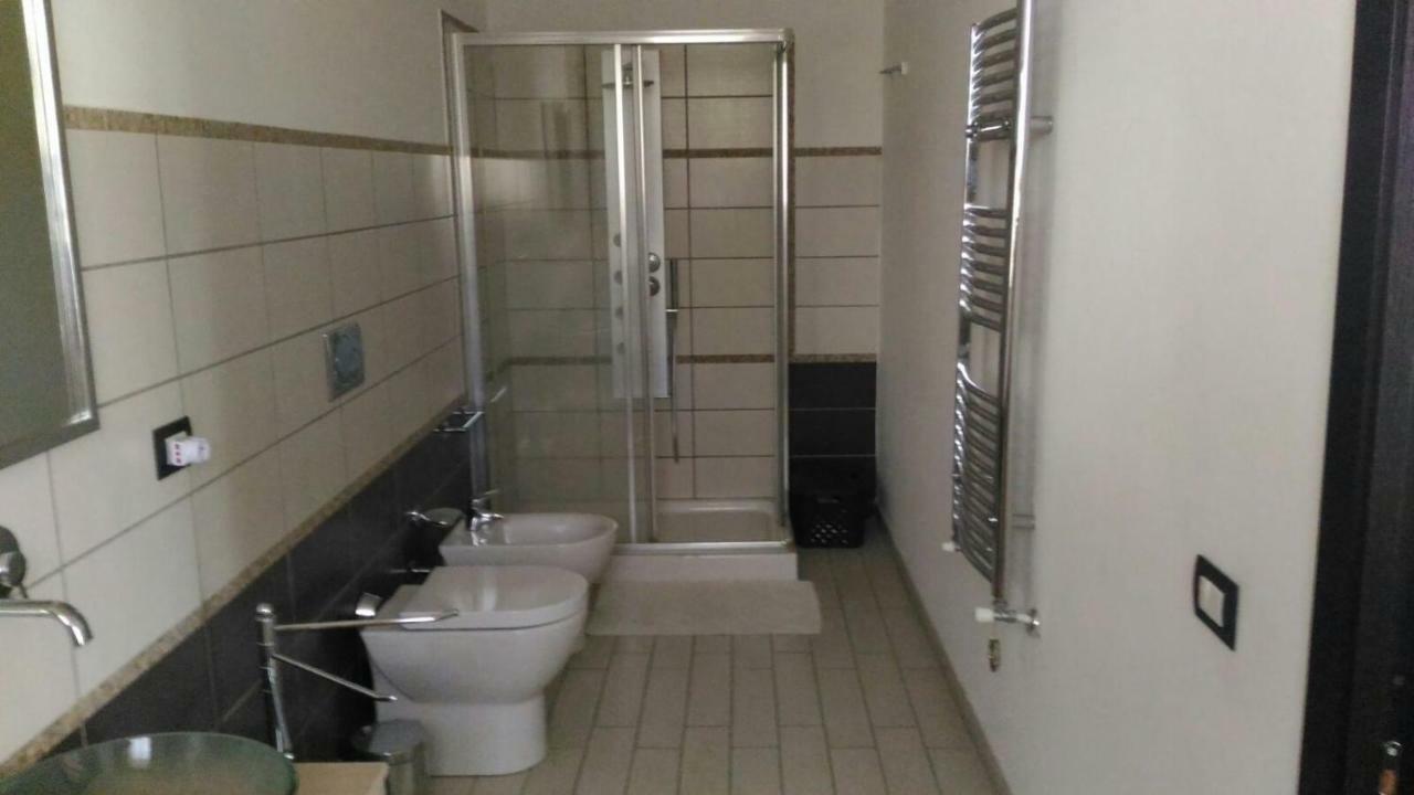 A Due Passi Da Tutto Apartment Catania Bagian luar foto