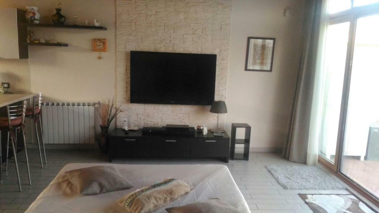 A Due Passi Da Tutto Apartment Catania Bagian luar foto